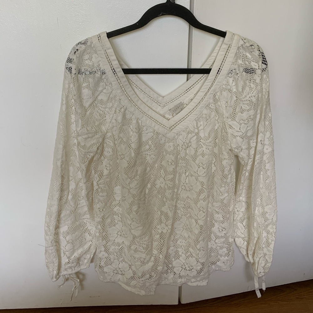 NWOT hinge lace blouse